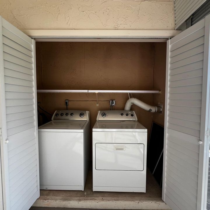 For Rent: $2,100 (2 beds, 2 baths, 1000 Square Feet)