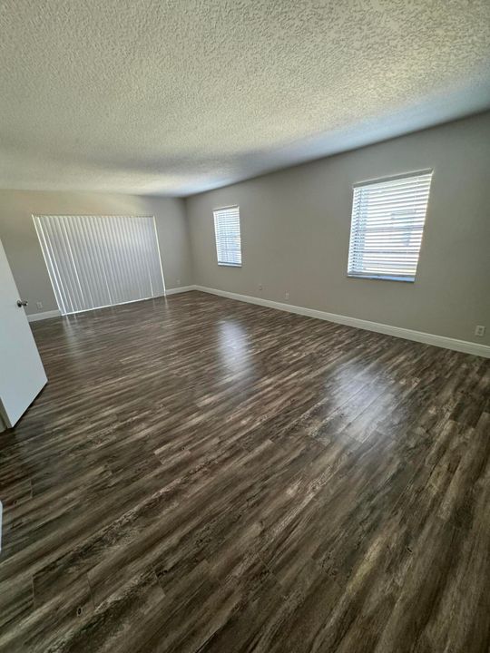 For Rent: $2,700 (2 beds, 2 baths, 1593 Square Feet)