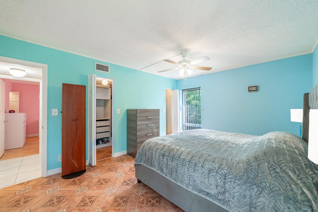 For Sale: $300,000 (2 beds, 2 baths, 1500 Square Feet)