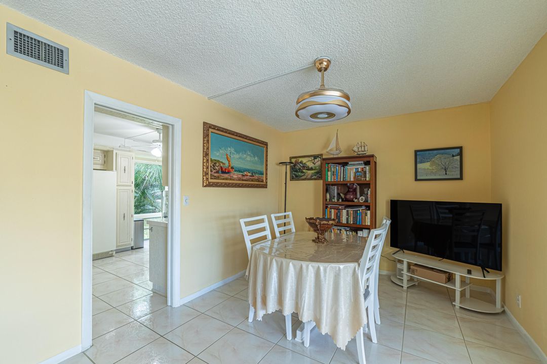 For Sale: $300,000 (2 beds, 2 baths, 1500 Square Feet)