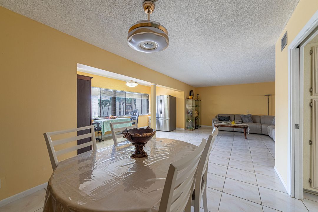 For Sale: $300,000 (2 beds, 2 baths, 1500 Square Feet)