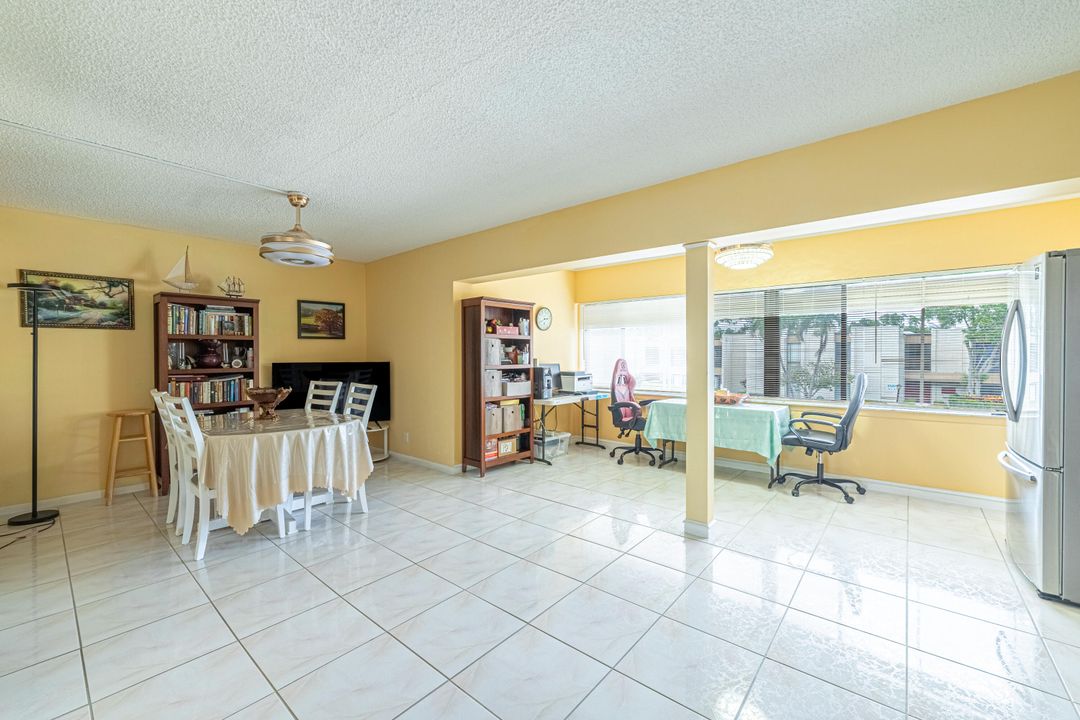 For Sale: $300,000 (2 beds, 2 baths, 1500 Square Feet)