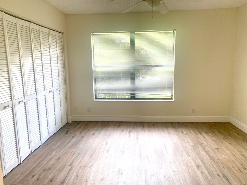 For Rent: $2,000 (2 beds, 2 baths, 916 Square Feet)