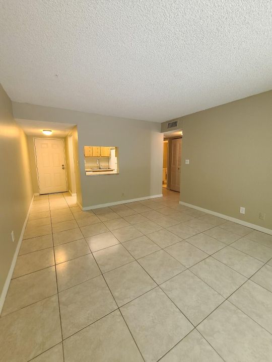 For Rent: $1,500 (1 beds, 1 baths, 775 Square Feet)