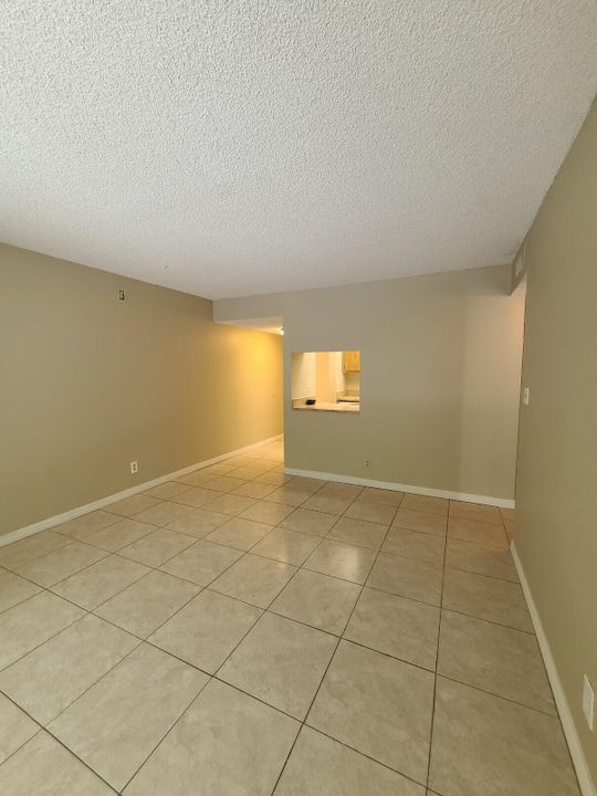 For Rent: $1,500 (1 beds, 1 baths, 775 Square Feet)