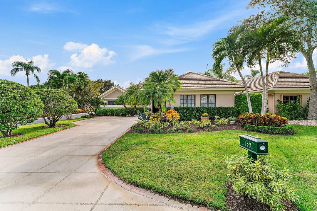 Active With Contract: $850,000 (3 beds, 2 baths, 2023 Square Feet)