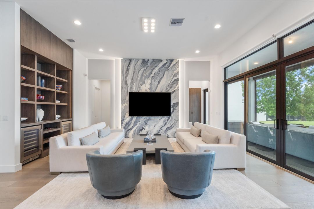 Active With Contract: $3,495,000 (7 beds, 8 baths, 5792 Square Feet)