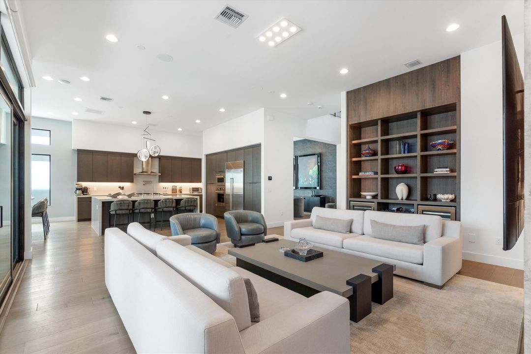 Active With Contract: $3,495,000 (7 beds, 8 baths, 5792 Square Feet)