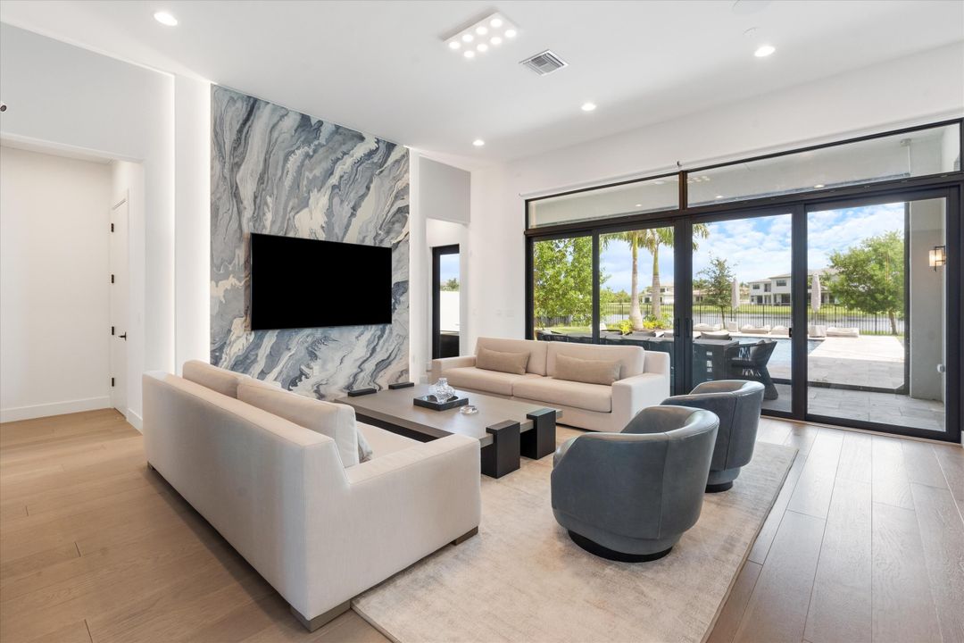 Active With Contract: $3,495,000 (7 beds, 8 baths, 5792 Square Feet)