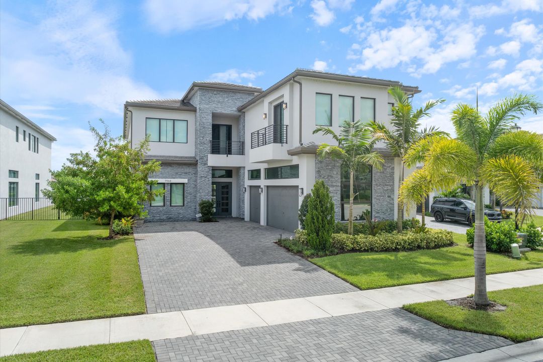 Active With Contract: $3,495,000 (7 beds, 8 baths, 5792 Square Feet)