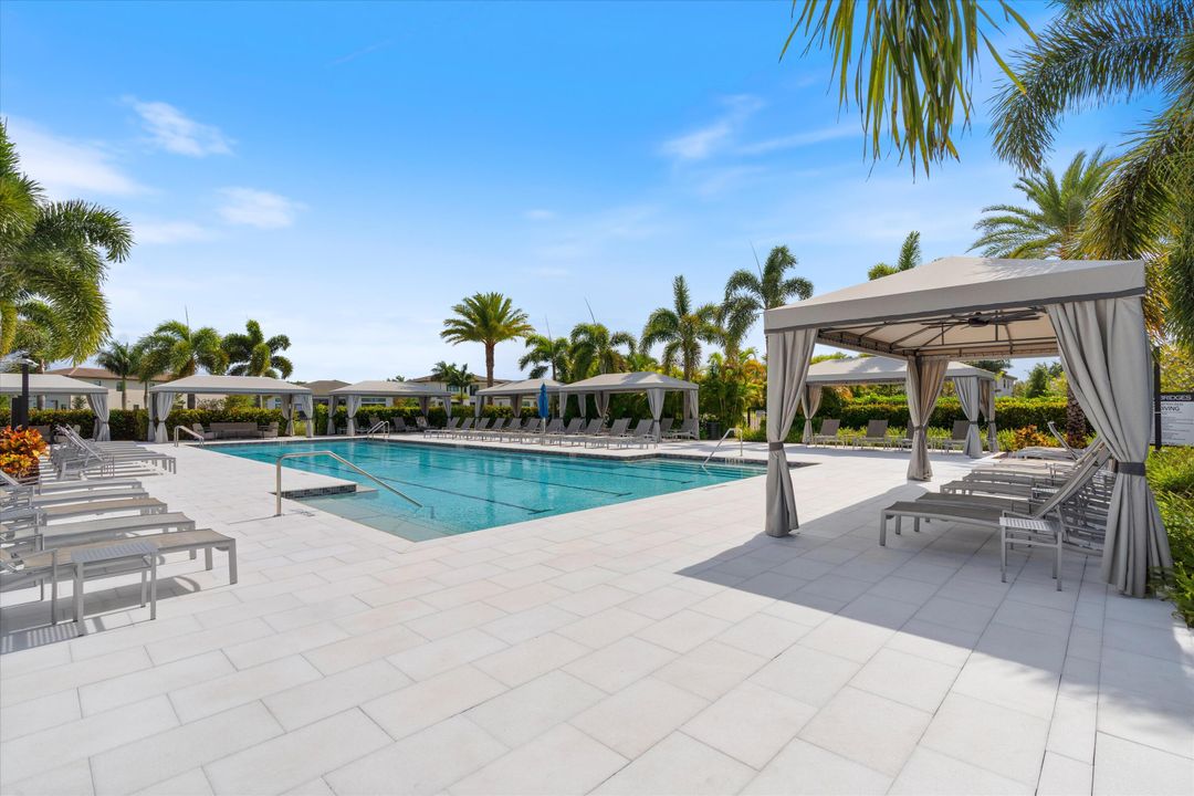 Active With Contract: $3,495,000 (7 beds, 8 baths, 5792 Square Feet)