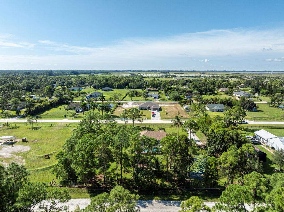 For Sale: $599,900 (3 beds, 2 baths, 1572 Square Feet)