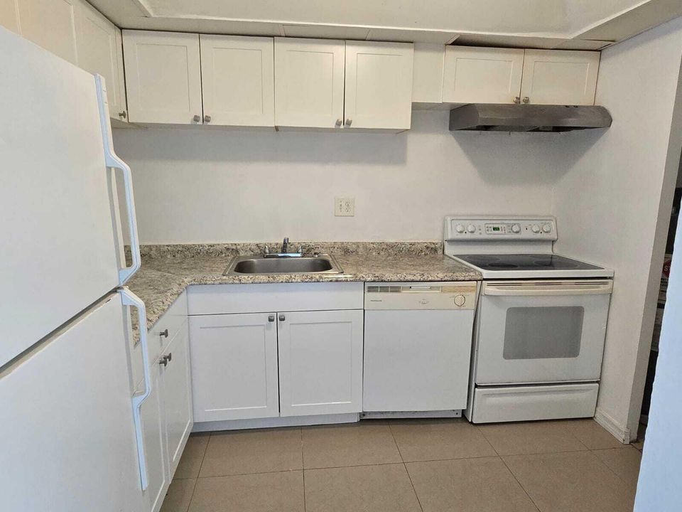 For Rent: $1,775 (2 beds, 2 baths, 949 Square Feet)