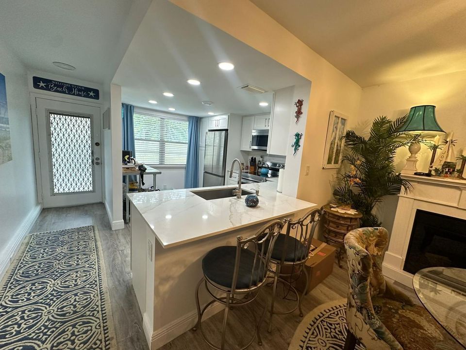 En Venta: $219,000 (2 camas, 2 baños, 1115 Pies cuadrados)