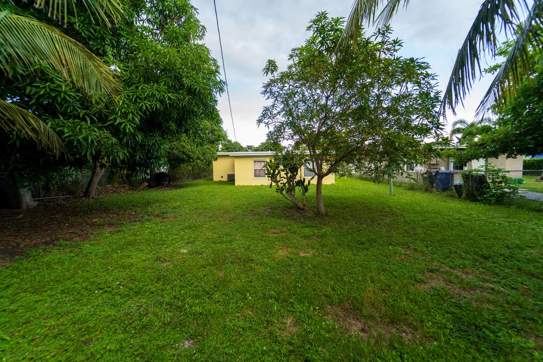 Active With Contract: $350,000 (3 beds, 2 baths, 1214 Square Feet)