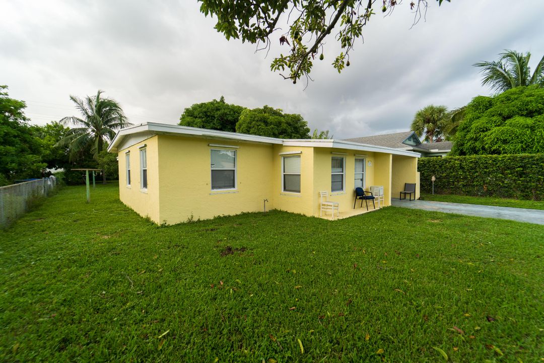 Active With Contract: $350,000 (3 beds, 2 baths, 1214 Square Feet)