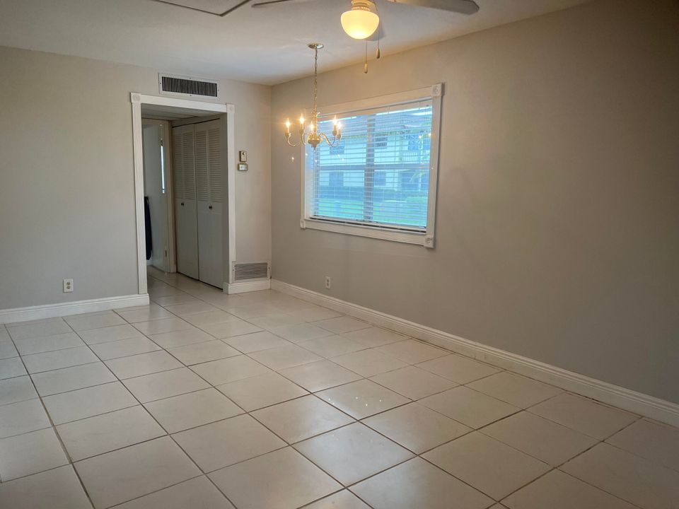 For Rent: $1,500 (1 beds, 1 baths, 720 Square Feet)