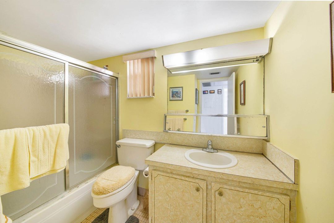 For Sale: $69,900 (1 beds, 1 baths, 744 Square Feet)