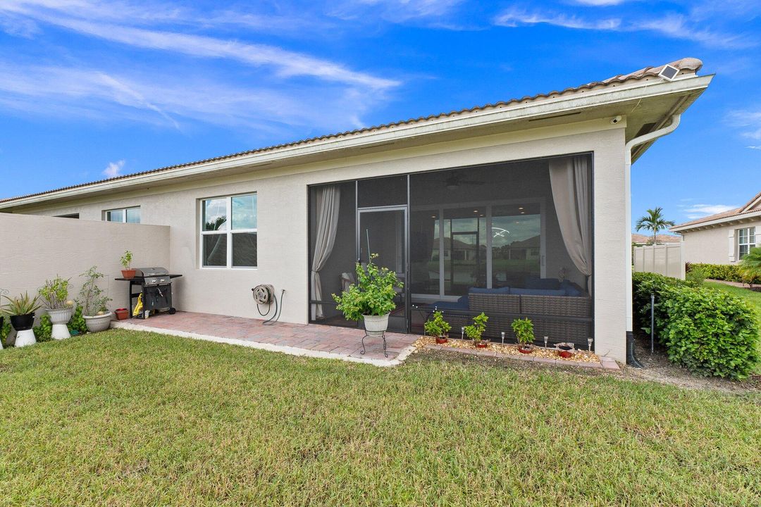 For Sale: $429,000 (2 beds, 2 baths, 1620 Square Feet)