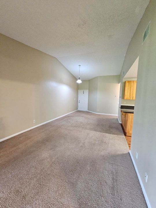 For Rent: $2,845 (3 beds, 2 baths, 1170 Square Feet)