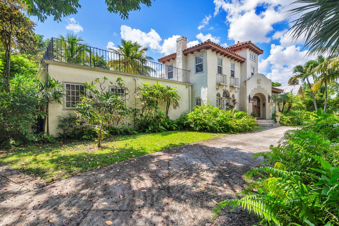 For Sale: $2,295,000 (4 beds, 2 baths, 2502 Square Feet)