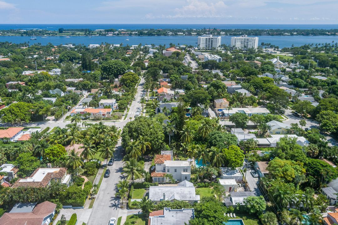 For Sale: $2,295,000 (4 beds, 2 baths, 2502 Square Feet)