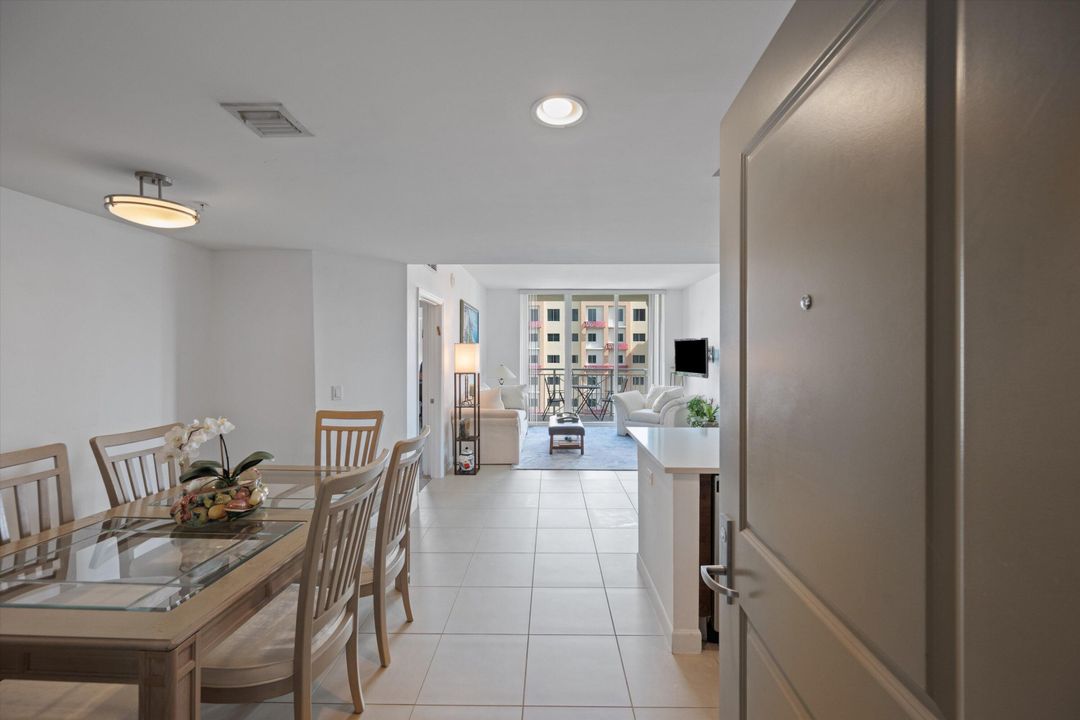 For Sale: $627,000 (2 beds, 2 baths, 1045 Square Feet)