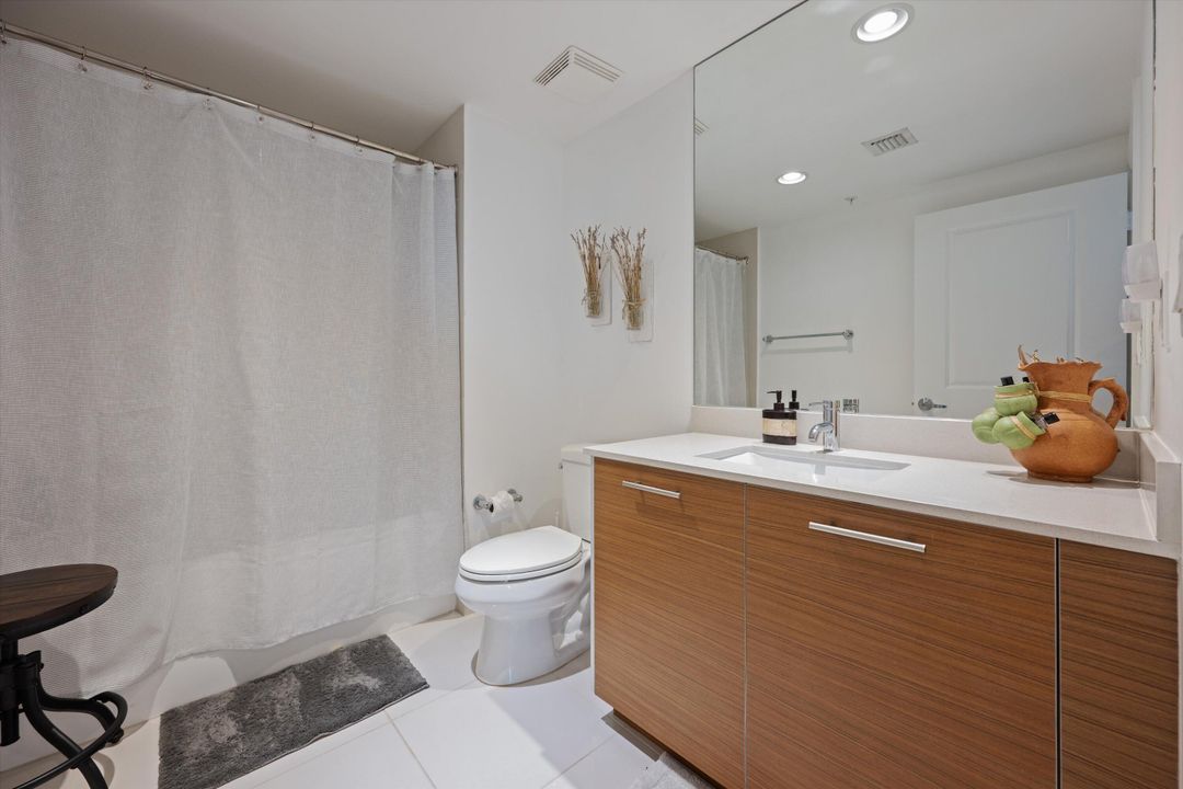 For Sale: $627,000 (2 beds, 2 baths, 1045 Square Feet)