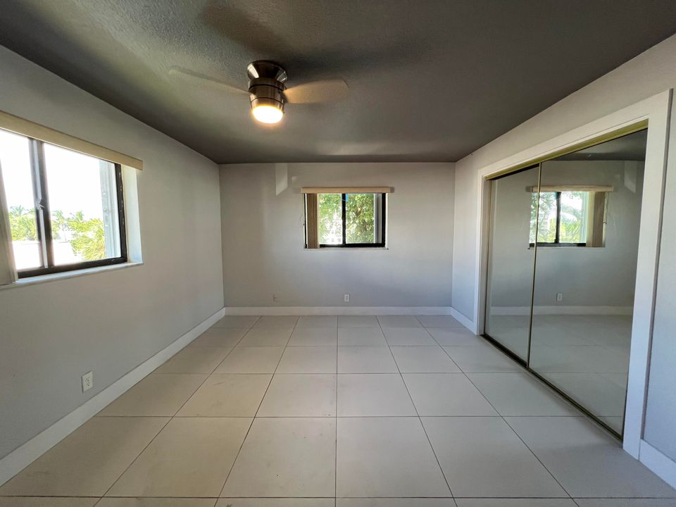 For Rent: $1,850 (1 beds, 1 baths, 726 Square Feet)