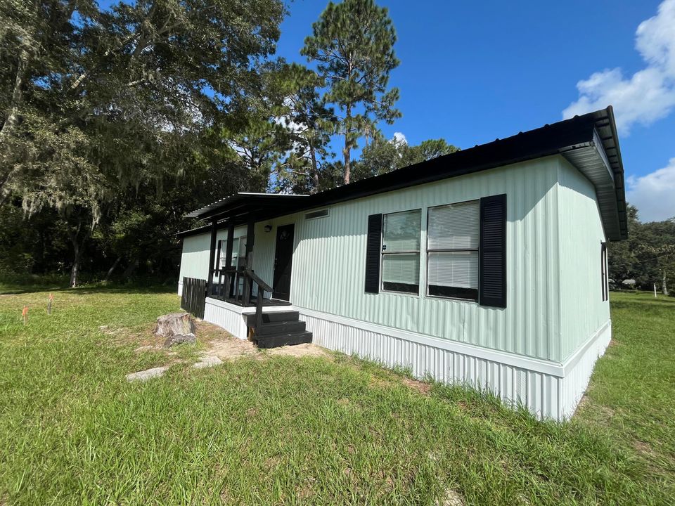 For Sale: $173,900 (3 beds, 2 baths, 1300 Square Feet)