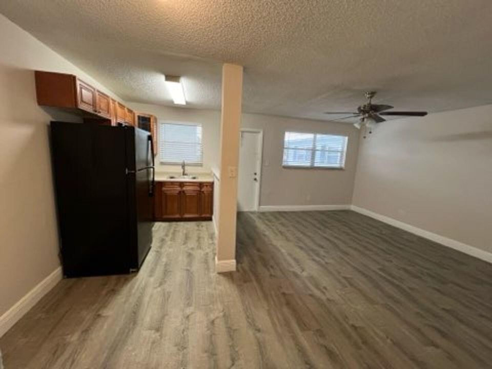 For Rent: $1,795 (1 beds, 1 baths, 800 Square Feet)