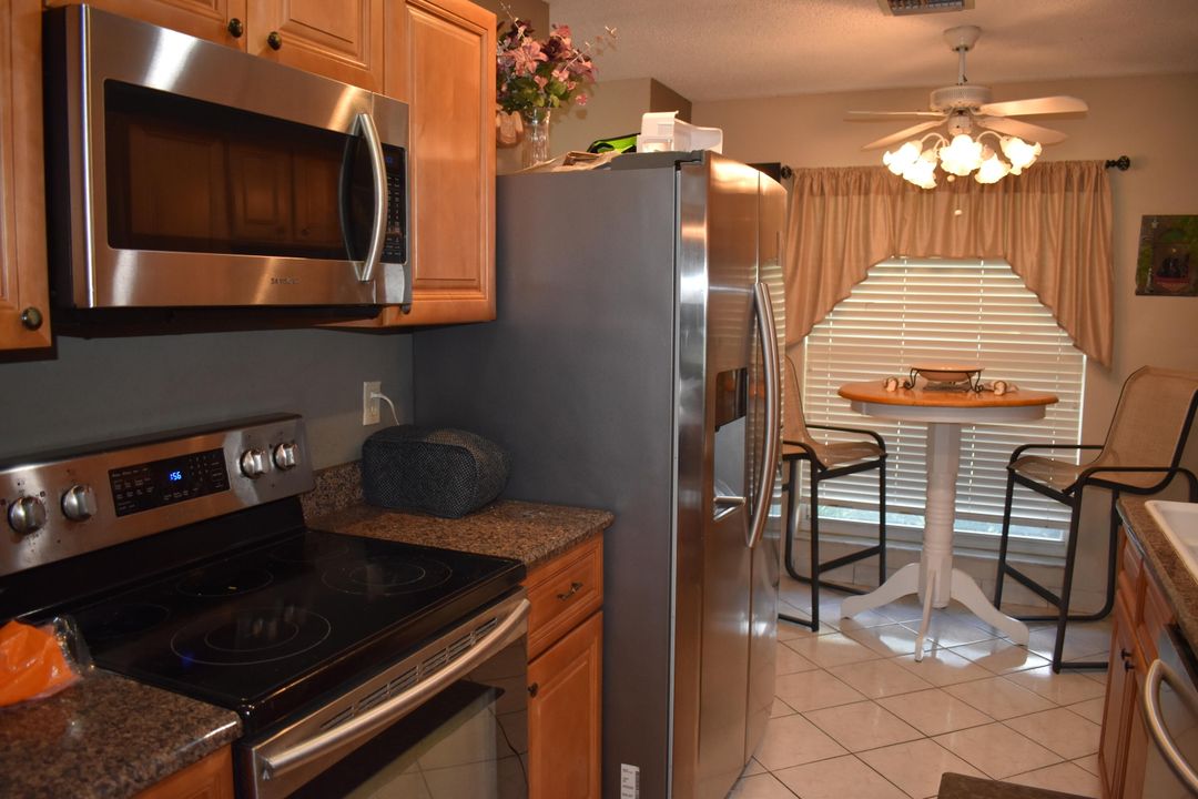 For Sale: $179,900 (2 beds, 1 baths, 953 Square Feet)