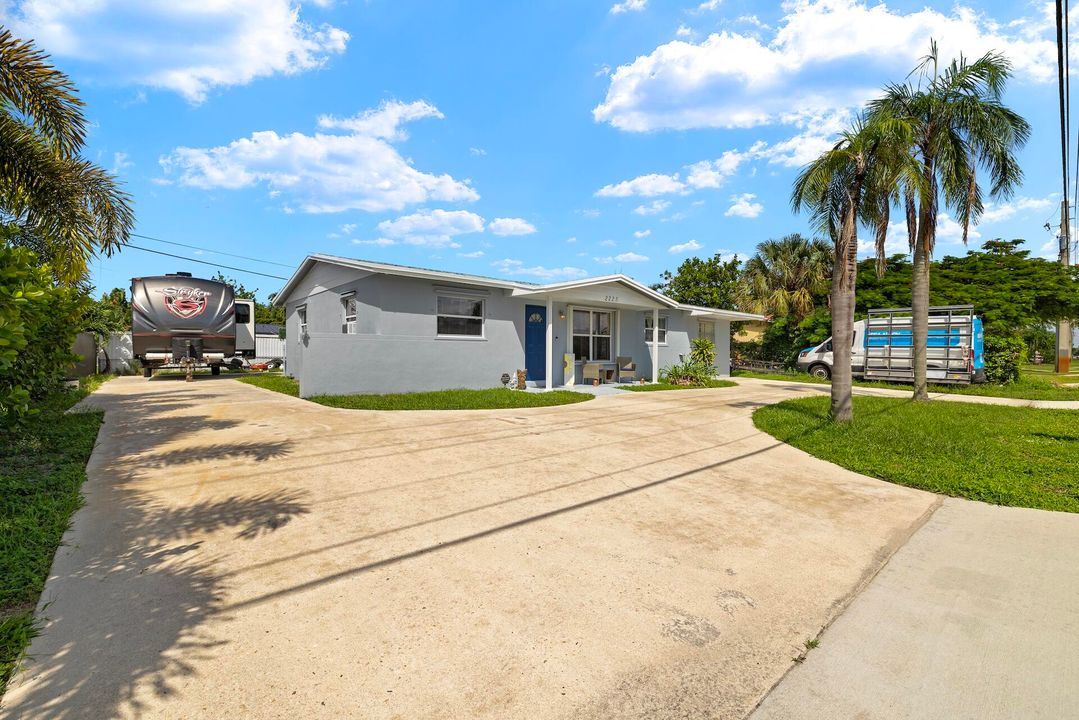 For Sale: $498,000 (3 beds, 2 baths, 1505 Square Feet)