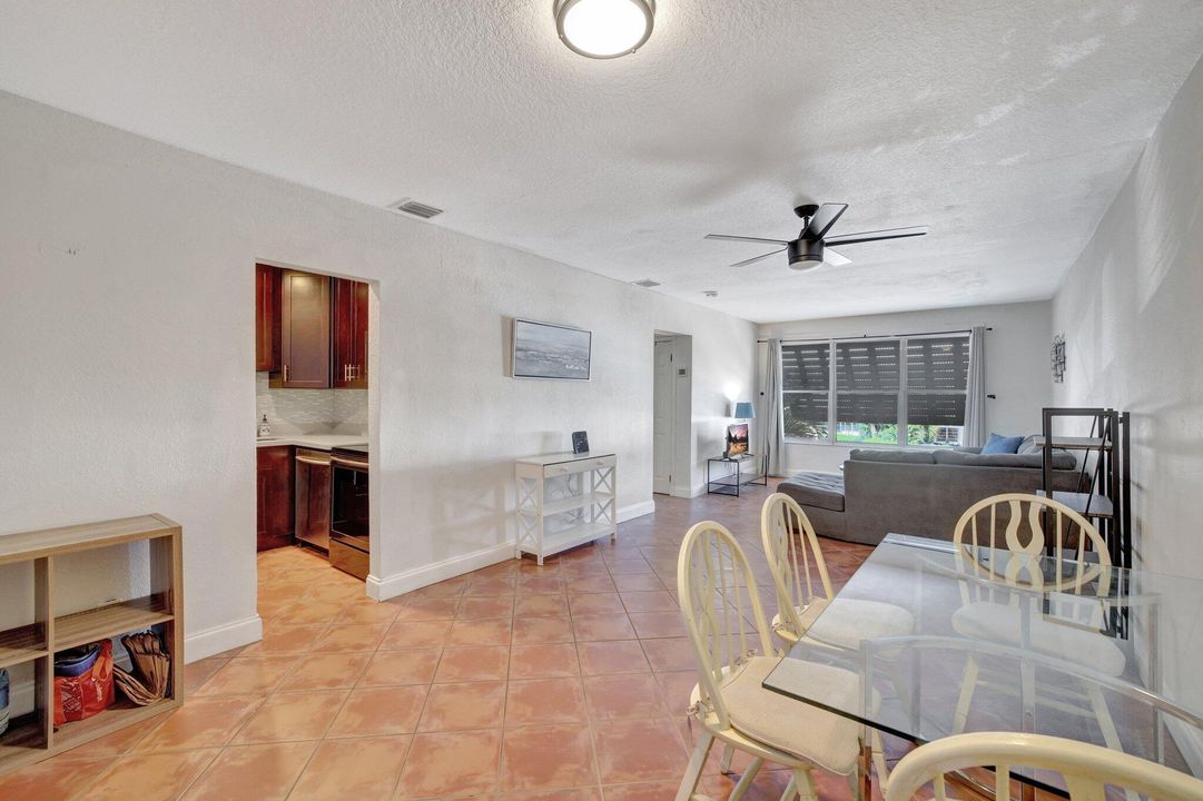 For Sale: $349,995 (2 beds, 2 baths, 930 Square Feet)