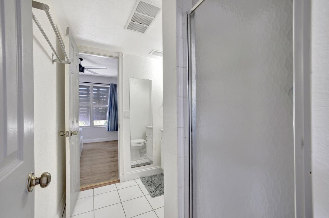 For Sale: $349,995 (2 beds, 2 baths, 930 Square Feet)