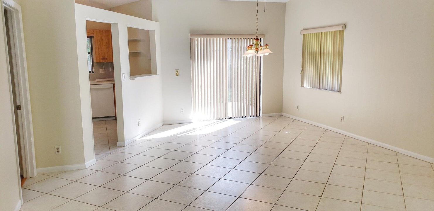 For Rent: $2,400 (2 beds, 2 baths, 1087 Square Feet)