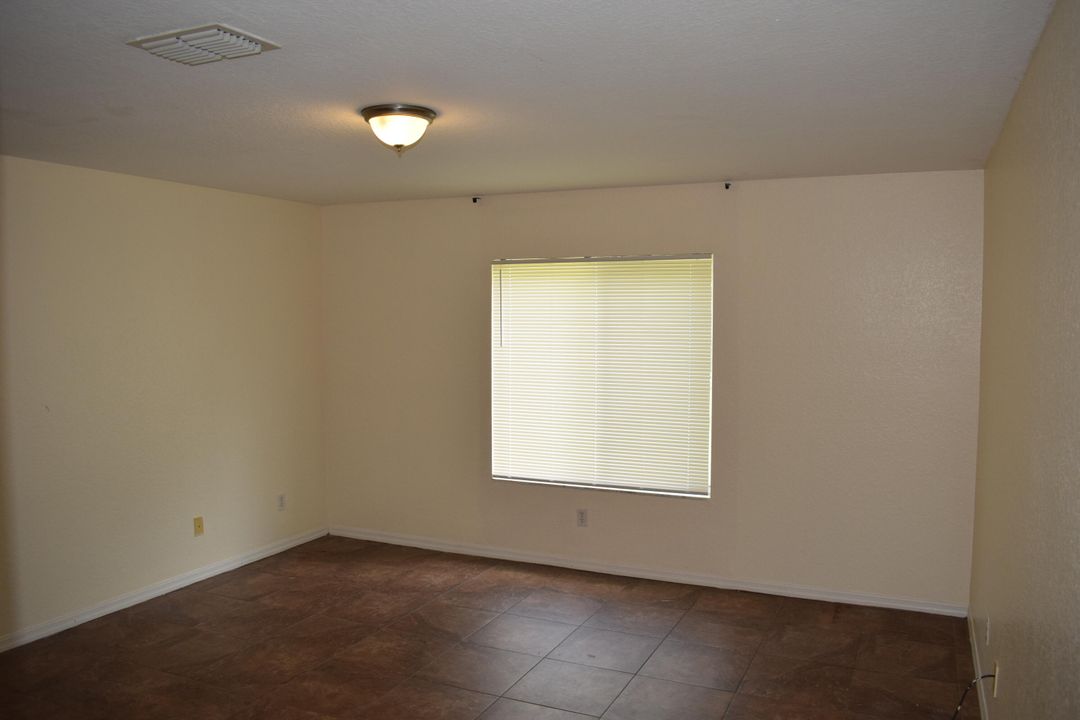 For Rent: $2,800 (4 beds, 2 baths, 2669 Square Feet)