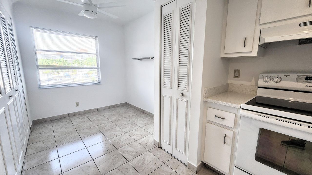 For Rent: $2,200 (2 beds, 2 baths, 1305 Square Feet)