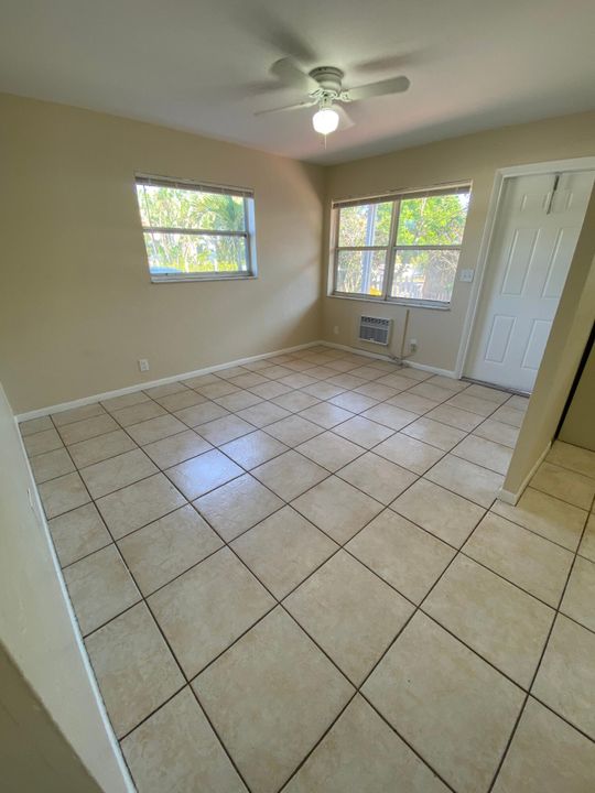 For Rent: $1,400 (1 beds, 1 baths, 620 Square Feet)