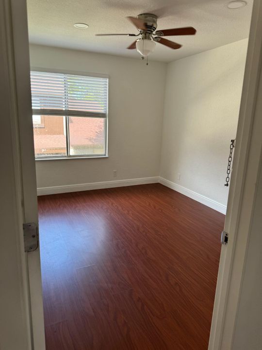 For Rent: $2,650 (3 beds, 1 baths, 1062 Square Feet)