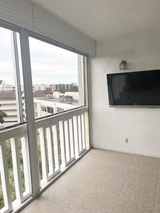 En Venta: $200,000 (2 camas, 2 baños, 972 Pies cuadrados)