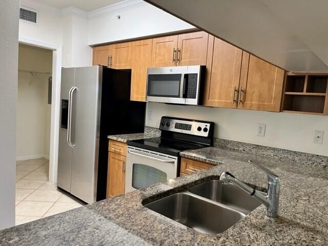 For Rent: $2,150 (2 beds, 2 baths, 1071 Square Feet)