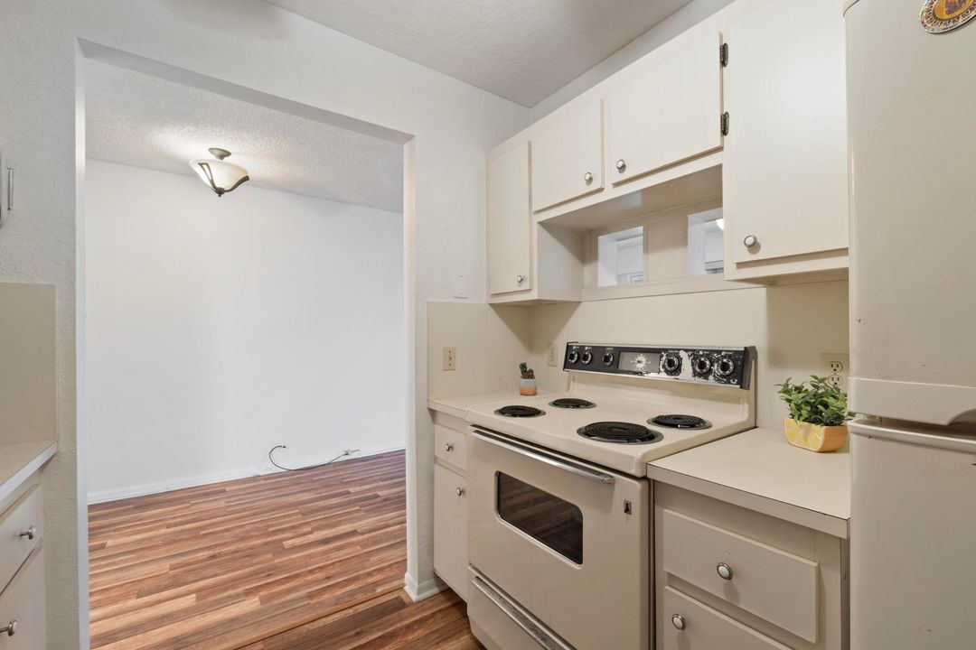 For Rent: $1,675 (1 beds, 1 baths, 685 Square Feet)