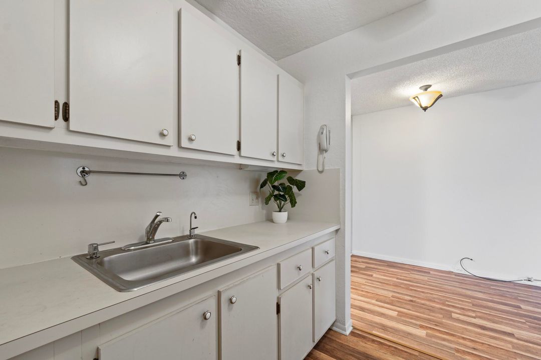 For Rent: $1,675 (1 beds, 1 baths, 685 Square Feet)