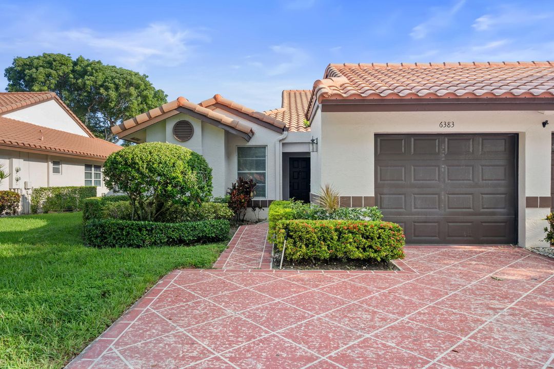 For Sale: $499,000 (2 beds, 2 baths, 1500 Square Feet)