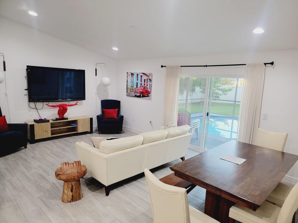 For Sale: $451,900 (3 beds, 2 baths, 1170 Square Feet)