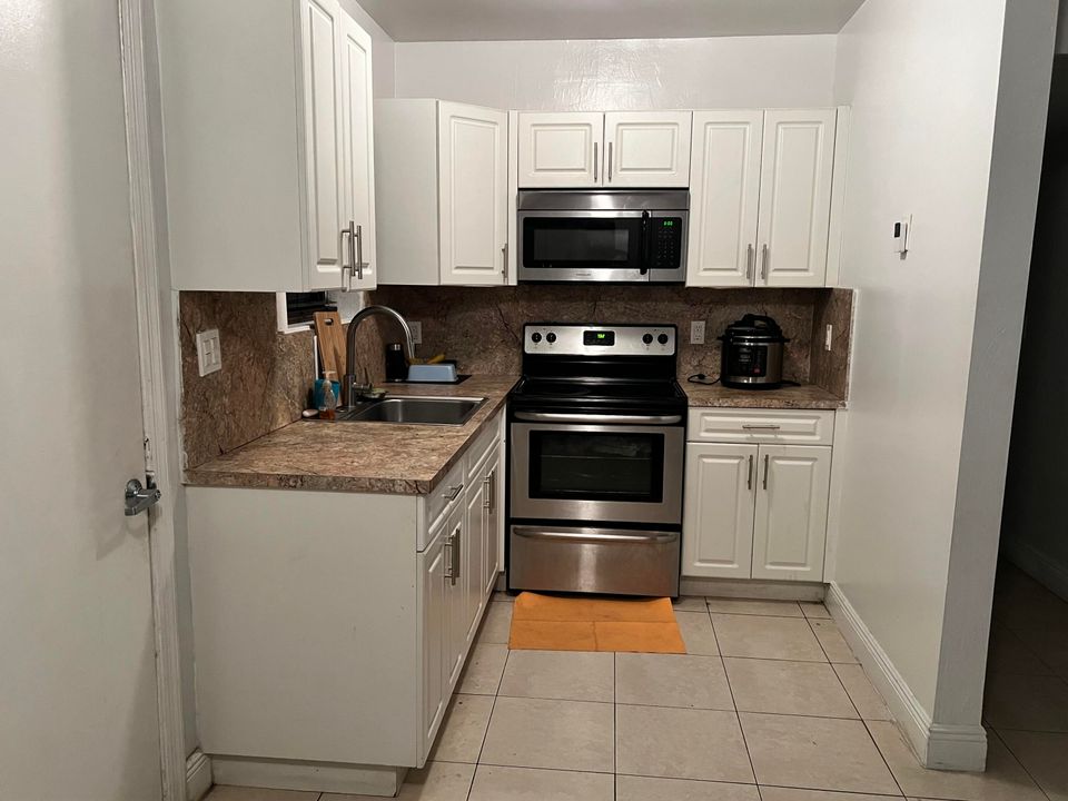 For Sale: $460,000 (3 beds, 2 baths, 1109 Square Feet)