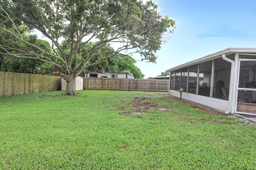 Active With Contract: $270,000 (2 beds, 2 baths, 1188 Square Feet)