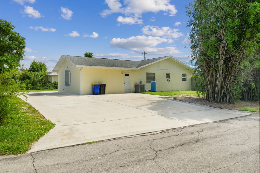 For Sale: $560,000 (3 beds, 2 baths, 1616 Square Feet)