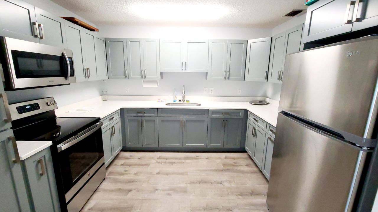 For Rent: $2,100 (2 beds, 2 baths, 1111 Square Feet)